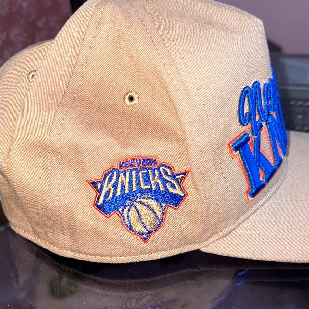 New York Knicks Tan and Black Caps - Picture 5 of 11